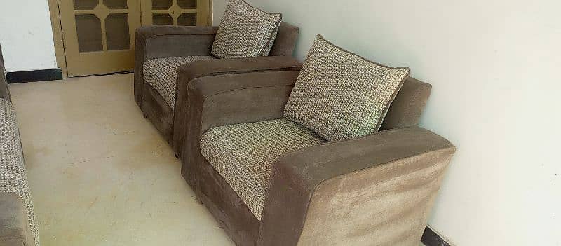 7 seater sofa for sale with 7 cushion foam ok kahe se kharb ni hai 3