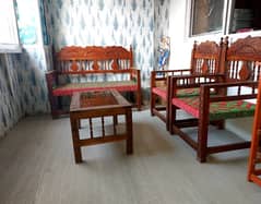 Beautiful wooden sofa set in excellent condition