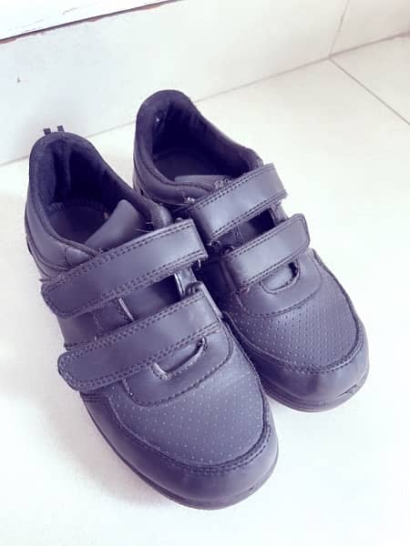 Bata joggers school shoes 0