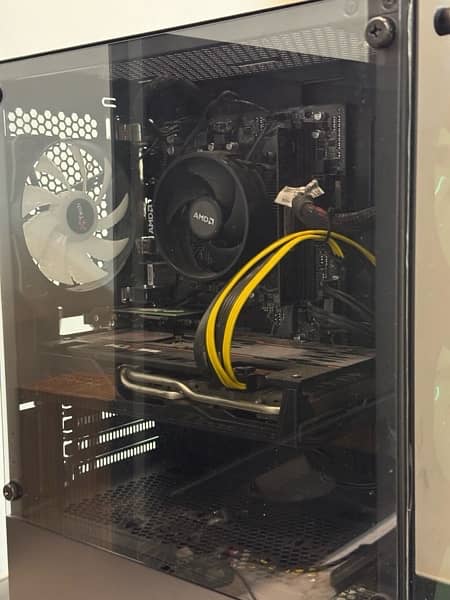 Gaming pc with Ryzen 5 and 5600xt 1