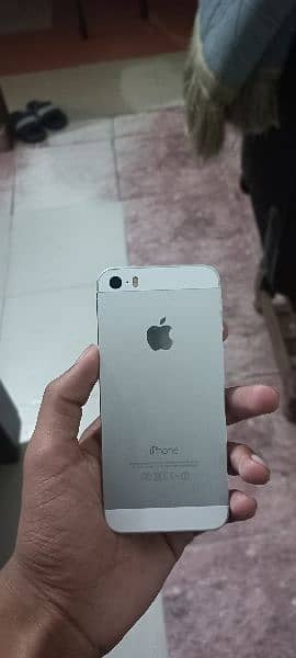 Iphone 5s full new condition(Non pta) no box prices only 6k 1