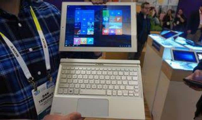 Toshiba  DynaPad N72 detachable notebook 2