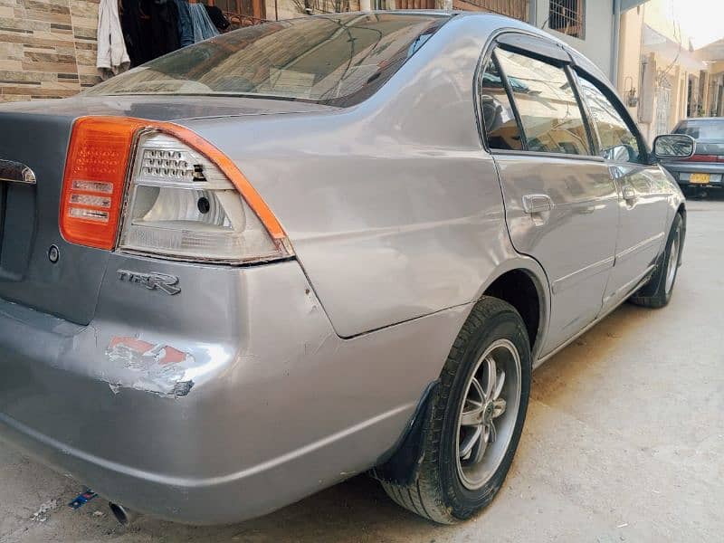 Honda Civic 2005 4