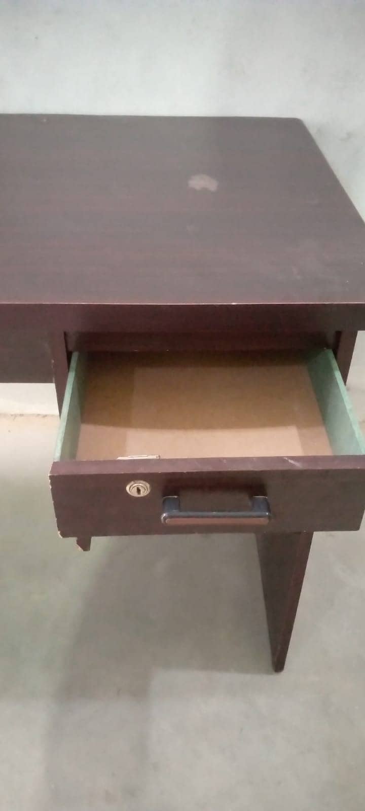 Computer table 1