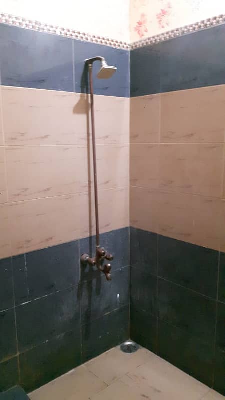 two bed dd portion for rent in johar 1