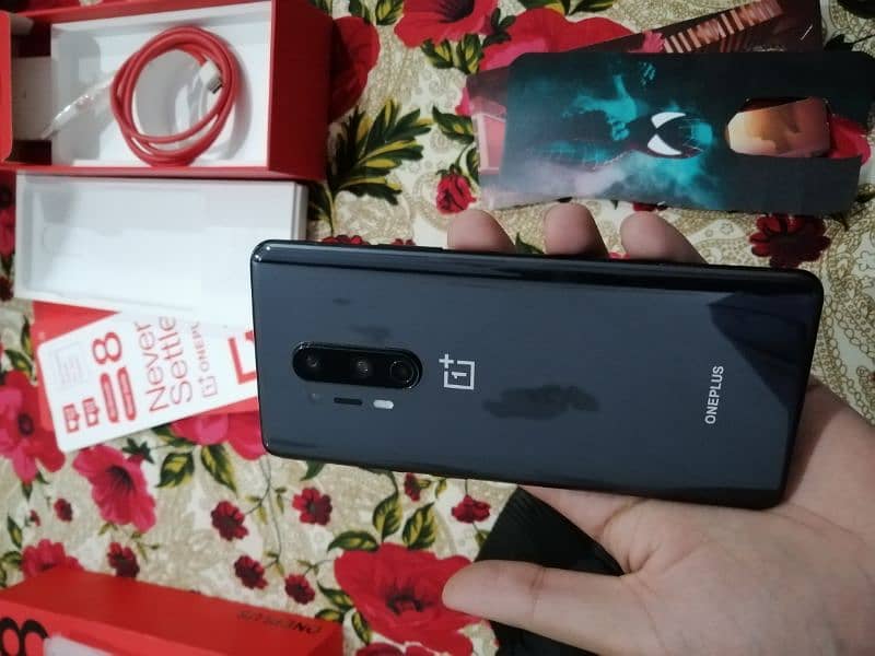 OnePlus 8 pro 5g 12/256gb dual sim with box  imported from Uae 2