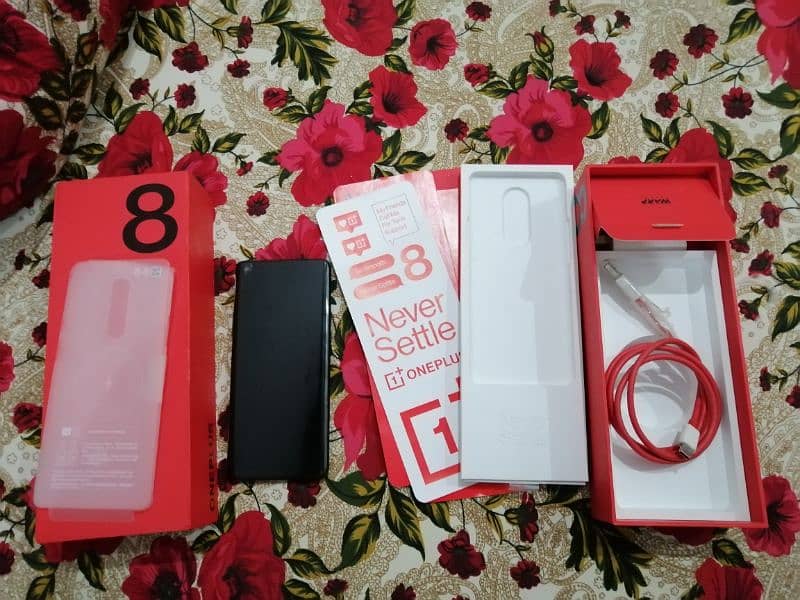 OnePlus 8 pro 5g 12/256gb dual sim with box  imported from Uae 3