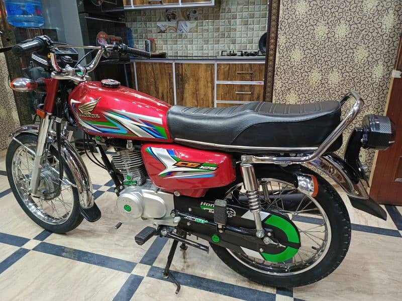 Honda 125CC 2023 11