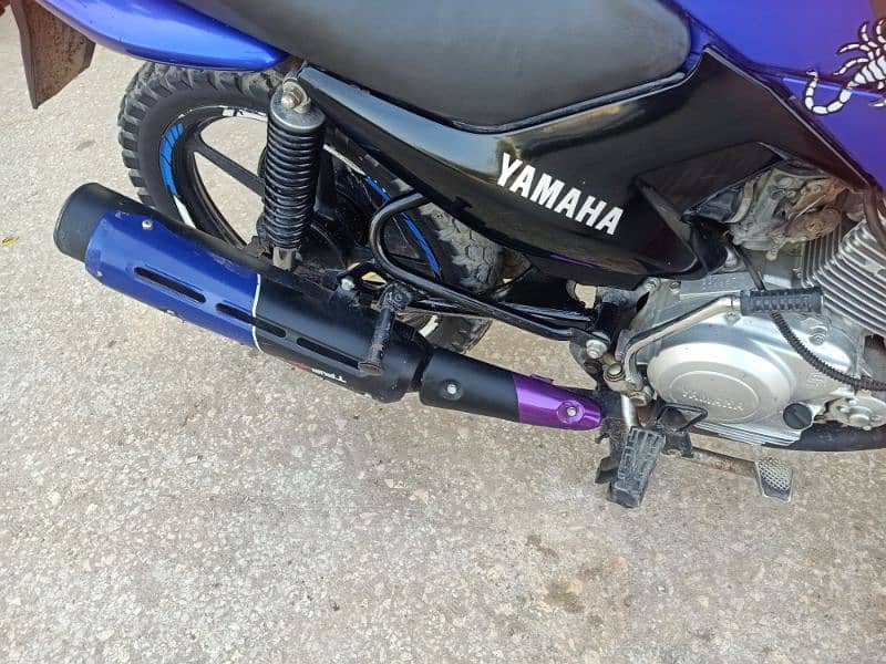 Yamaha YBR 125 8