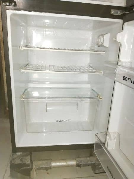 Haier 216 model fridge totally guanine only 3 month us No+923014525103 4