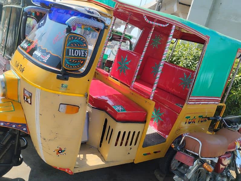 tuktuk 9