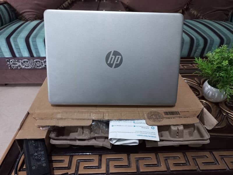 HP laptop pentium gold 11th genration=i5 10th genration 4