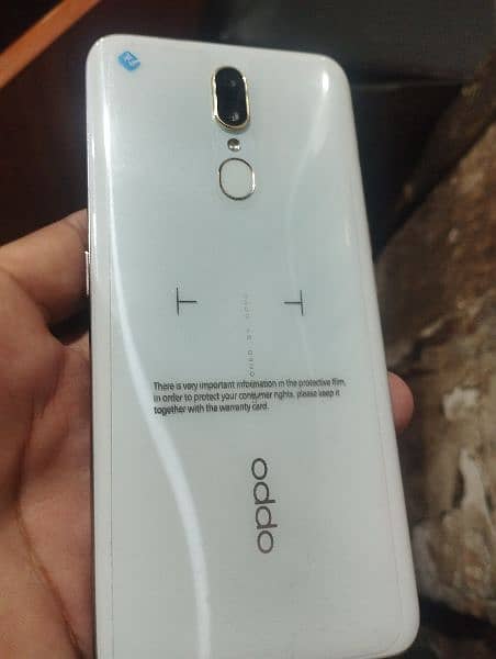 oppo f11 all ok 10.10. zeeo kandisho. box available 8.256 dabal simpta 0