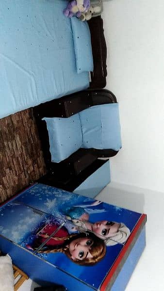 bed,sofa,safe (Elsa and ana ) Kids room items 5