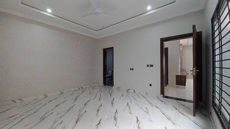 1 Kanal Spanish Villa Sect-H DHA Multan For Sale 36