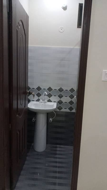 3bed lounge 3rd floor sachal goth near dow hospital 6