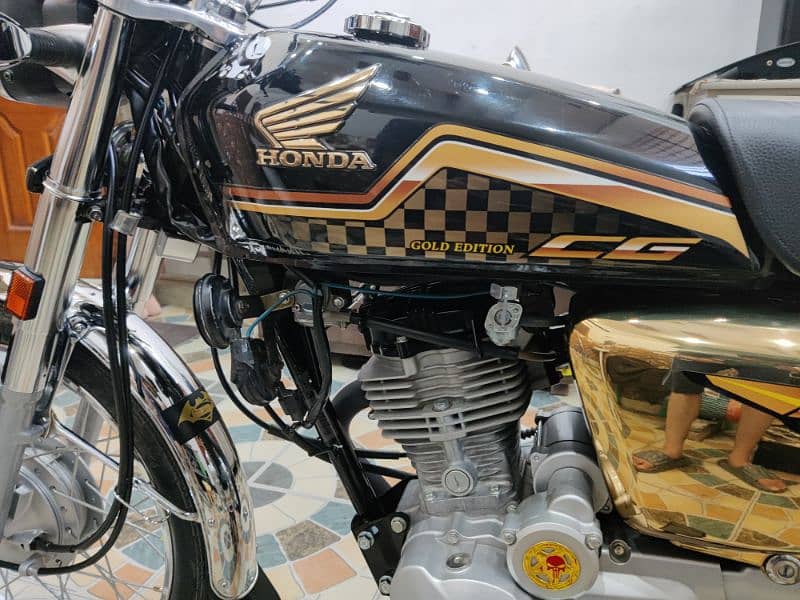 Honda CG 125 Gold Edition 14