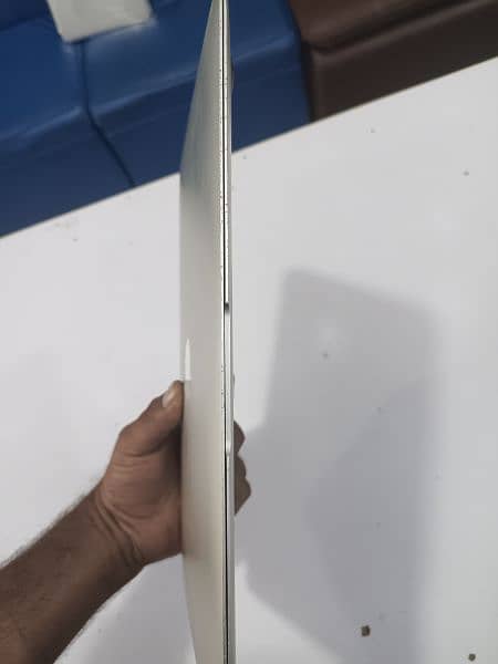 MACBOOK AIR EARLY 2014 (11 INCHES) DIAMOND CUT 8