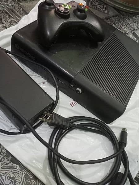 Xbox 360 E ultra slim 500gb hard disk 0