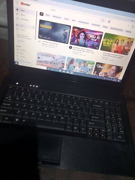 Lenovo laptop core i3 first year 4GB plus 250gb all ok 10 by 10 4