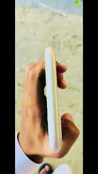 Iphone8plus only whatapp ;03345652523 2