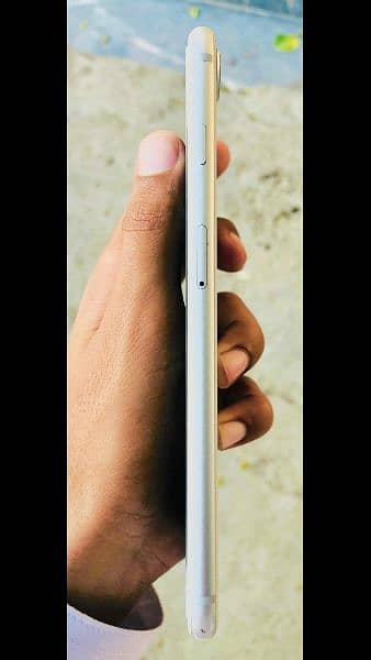 Iphone8plus only whatapp ;03345652523 4