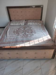 queen size bed without metres for sale