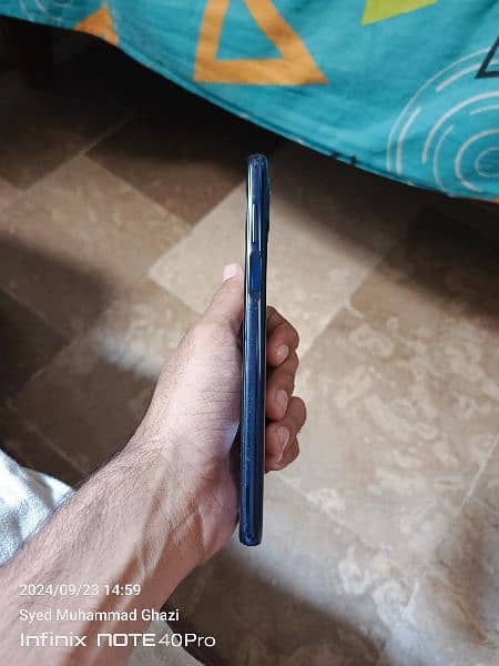 Motorola Moto One 5G 1