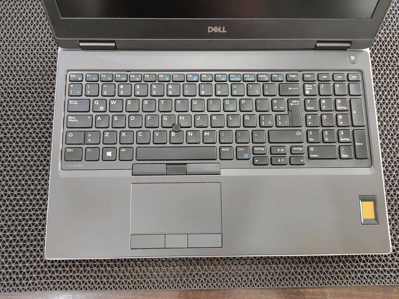 Dell Precision 7540 , i7 9th Gen ( i7-9850H ) , 4 GB Graphics Card 11