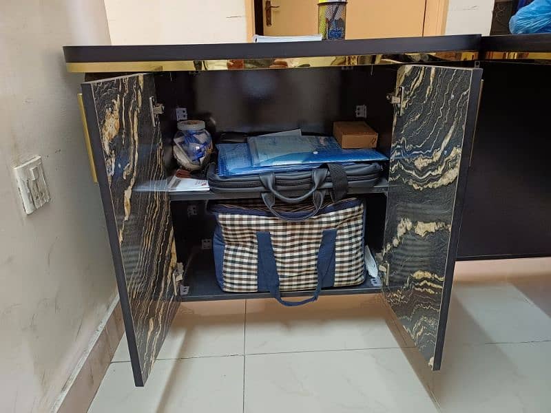 Office Table with separate drawers, cabinets, and chair 9