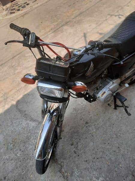 Honda 125 2016 model lush condition 1