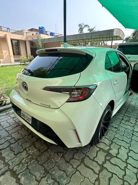 TOYOTA COROLLA HYBRID 2018 7