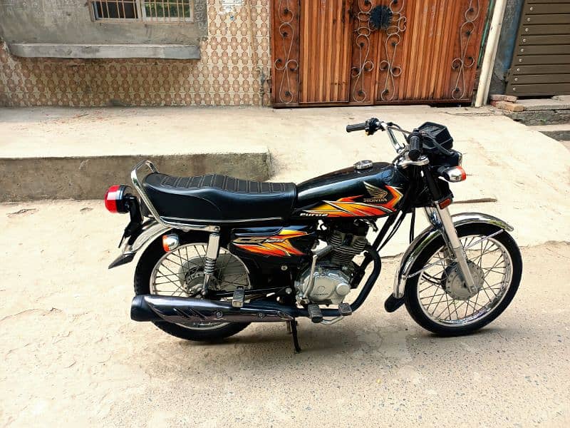 Honda Cg 125 2021 model 5100 kms driven only brand new condition 0