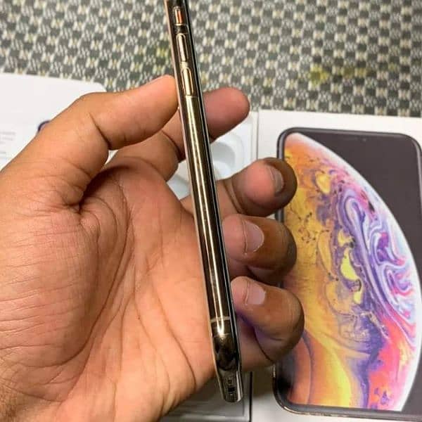 I phone XS Max 256 GB My WhatsApp Number 0334*42*78*291 1