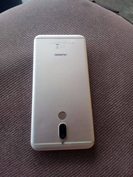 Huawei mate 10 light 2