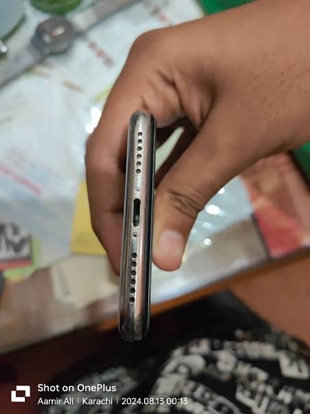 IPHONE X / White /9/10 condition /PTA 3