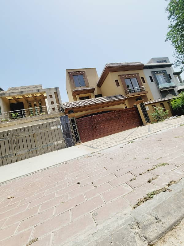 10 Marla Used House For Sale In Jasmine Block Sector C Bahria Town Lahore 28