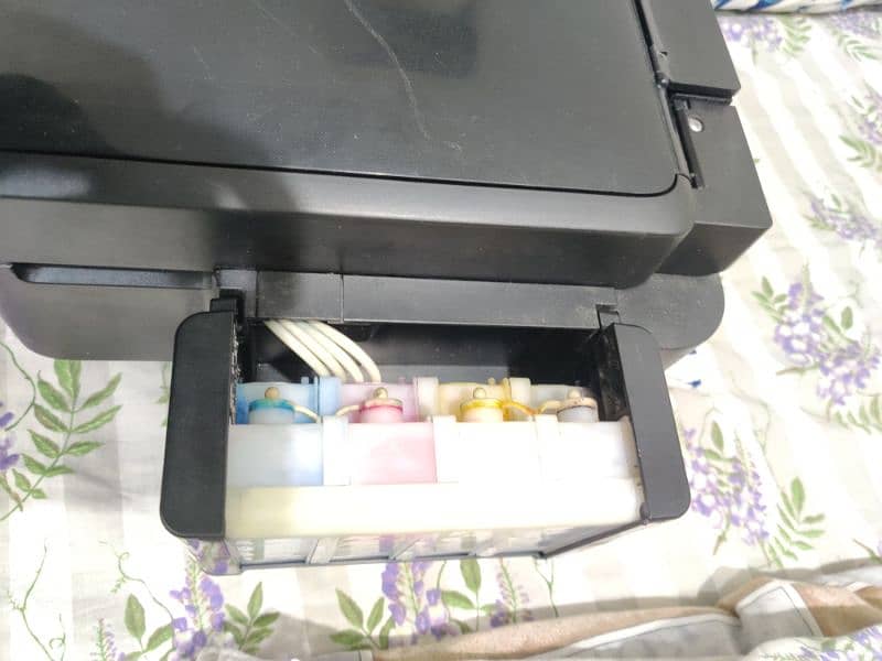 Epson l360 almost new condition 4