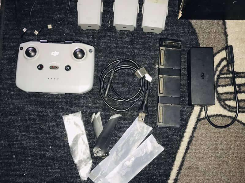 DJI mavic air 2 fly more combo with all accessorys urgent sale 9