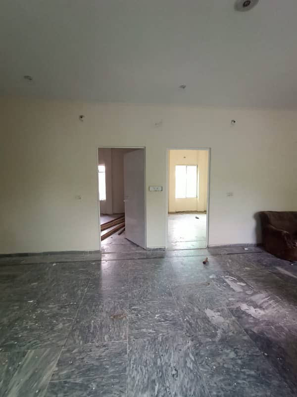 Allama Iqbal Town 2nd Floor For Rent 10 Marla 0