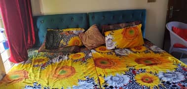 single posish 2 beds  with mattress god condition 0