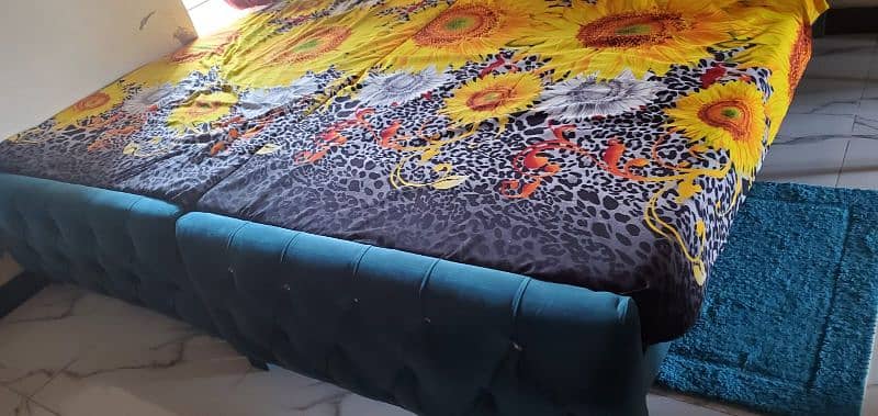 single posish 2 beds  with mattress god condition 4