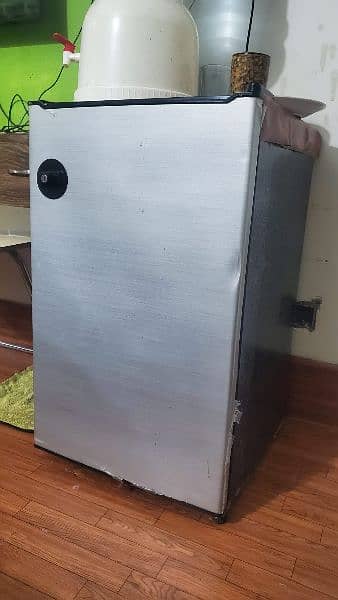 mini fridge, room fridge, 1