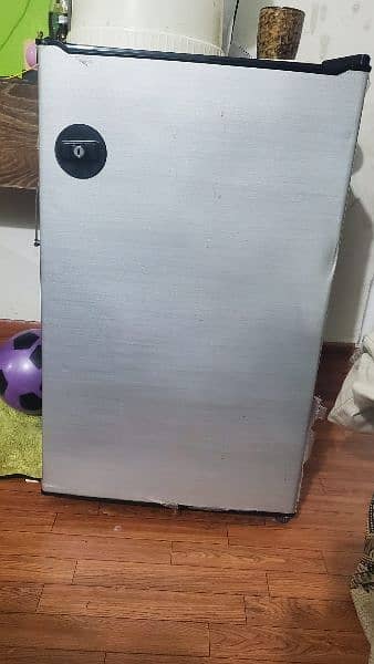 mini fridge, room fridge, 2