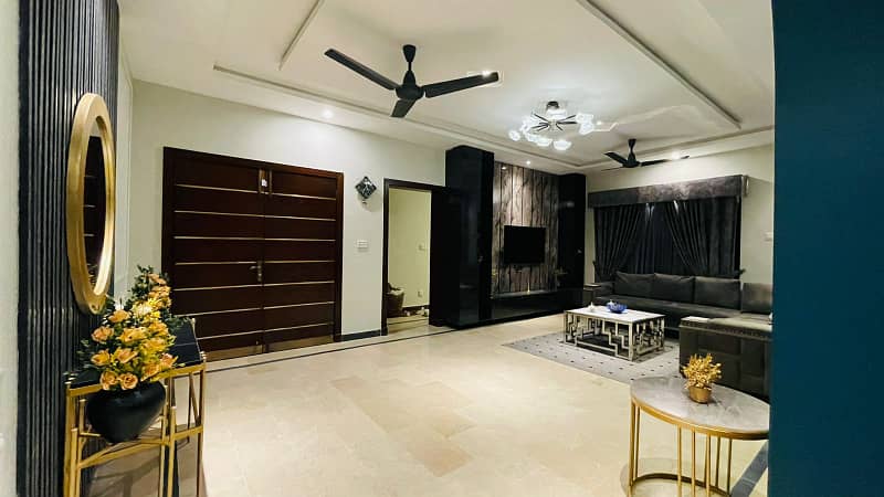 10 Marla Luxurious Furnished House Available For Rent 18