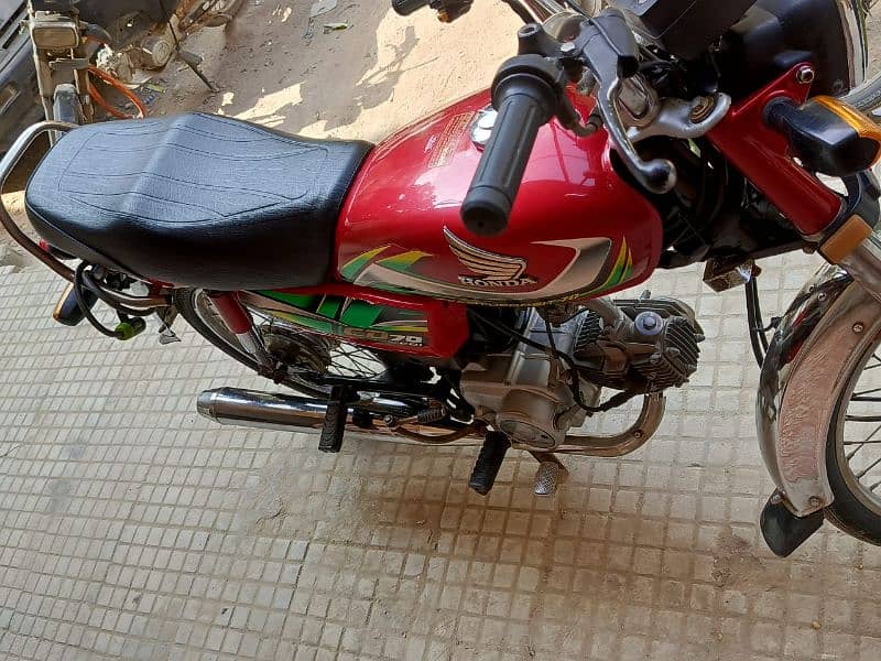 Honda 70cc 2021-8-30 ek rupy ka km nahi hai 3