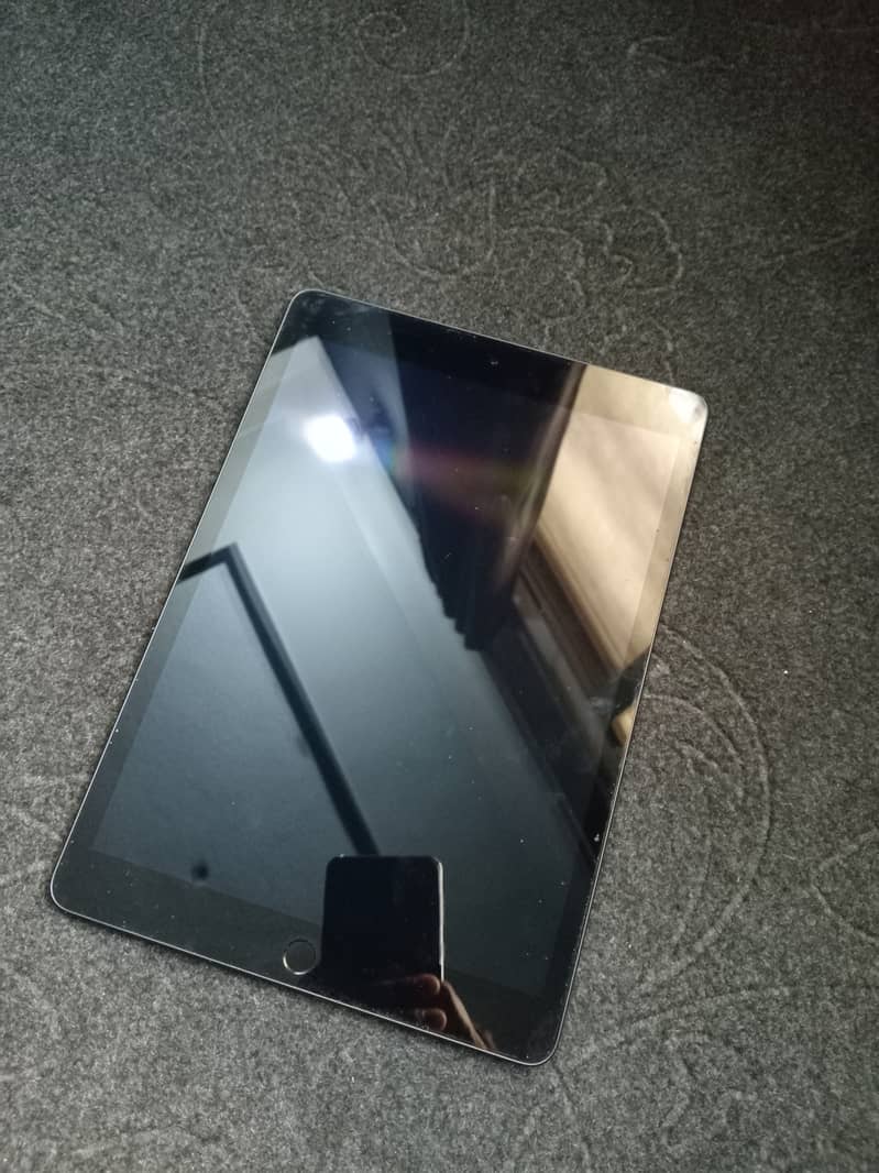 Apple ipad 9th generation 4