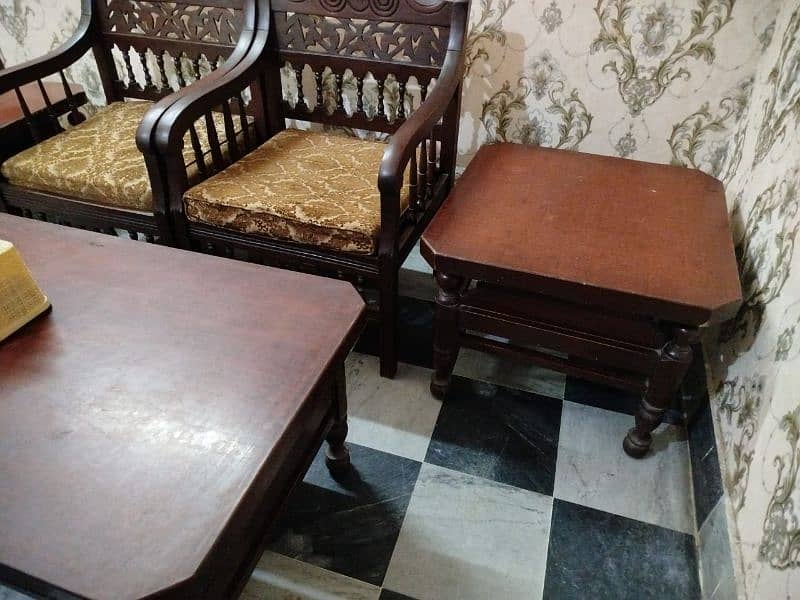 Drawing room table set of 3 8