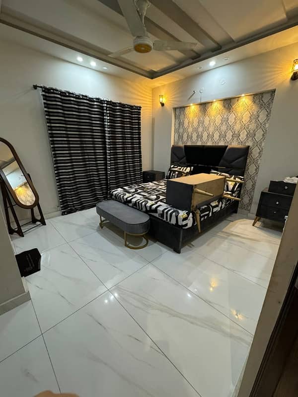 10 MARLA LIKE NEW FURNISH UPPER PORTION AVAILEBAL FOR RENT IN BAHRIA TOWN LAHORE 3