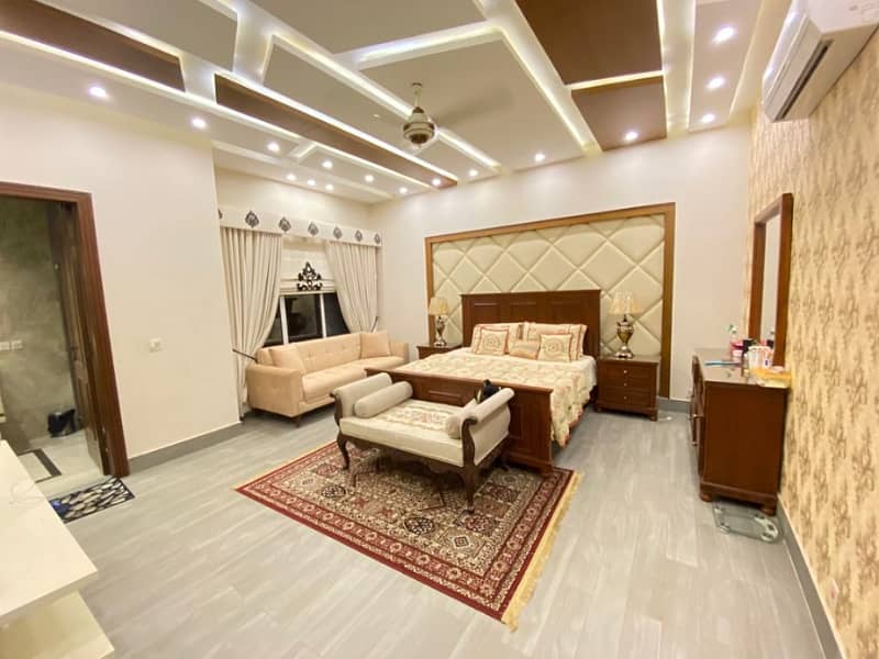 01 KANAL LIKE NEW FURNISHED UPPER PORTION AVAILEBAL FOR RENT IN BAHRIA TOWN LAHORE 3